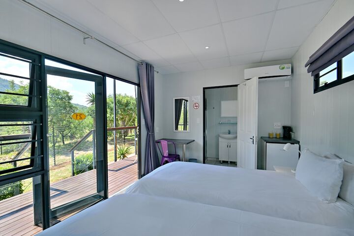 Room 6 of 28