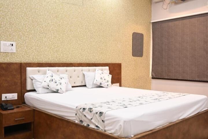 Room 7 of 15