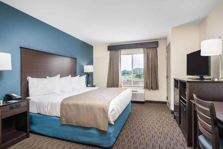 2 Queen Beds (8 of 8)