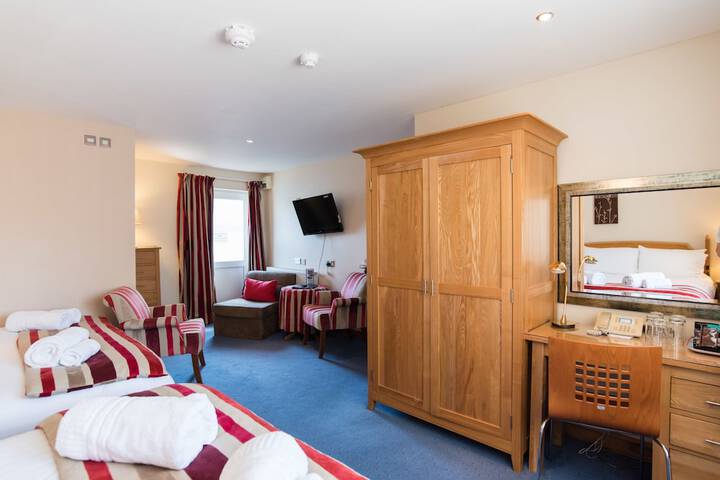 Room 42 of 90