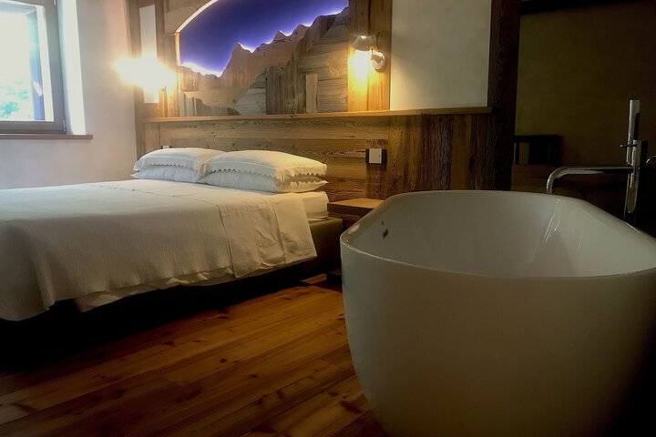 Room 6 of 43