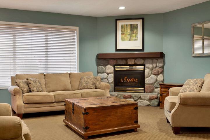 Hotel Interior 4 of 36