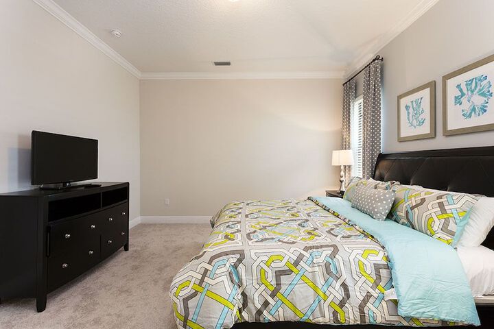 Room 9 of 34