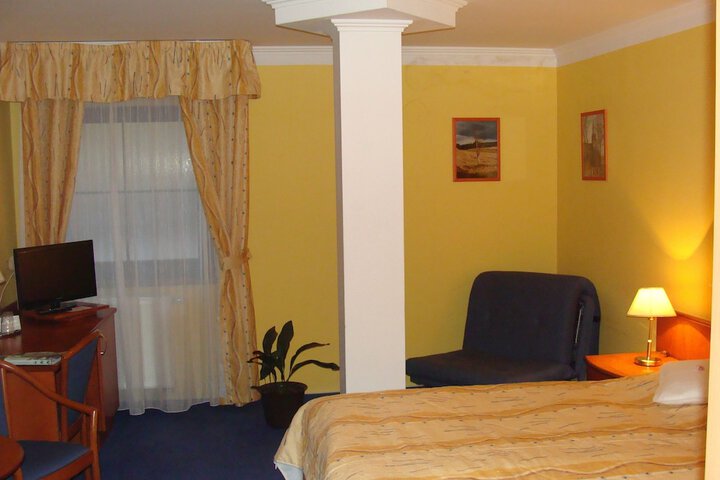 Room 5 of 39