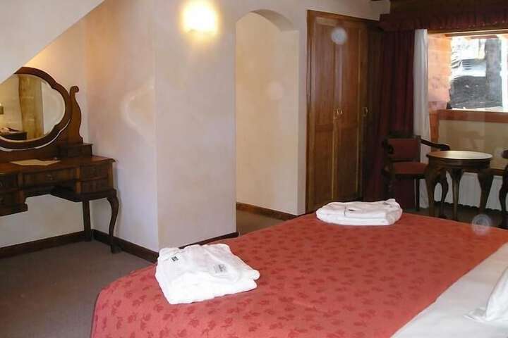 Room 13 of 44