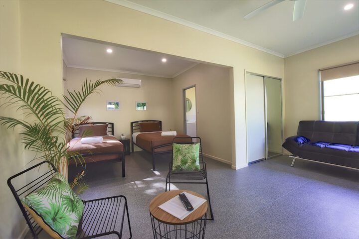 Room 4 of 37