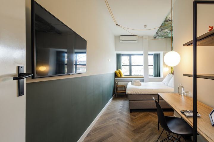 Room 4 of 67