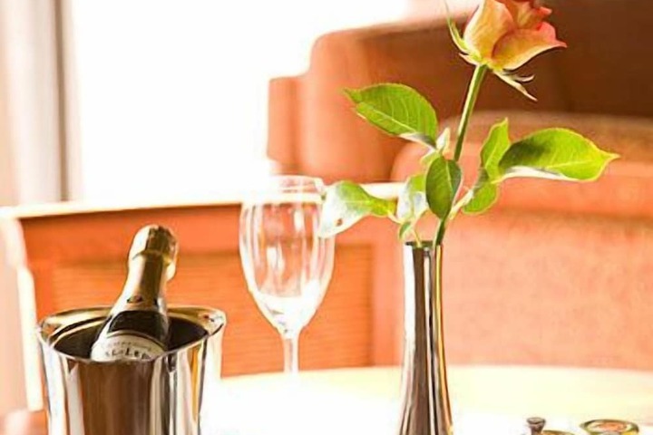 Lounge 46 of 70