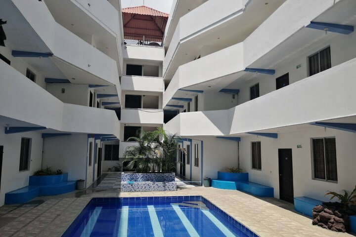 Pool 16 of 25