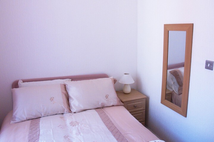Room 9 of 27