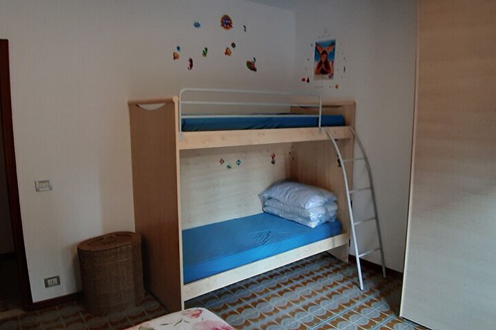 Room 3 of 17