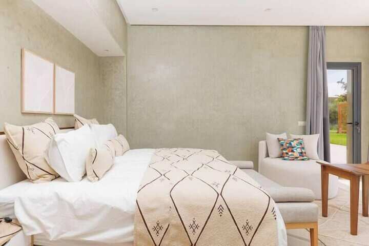 Room 8 of 28