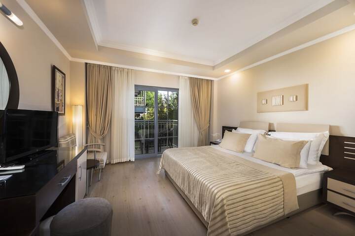 Room 18 of 113