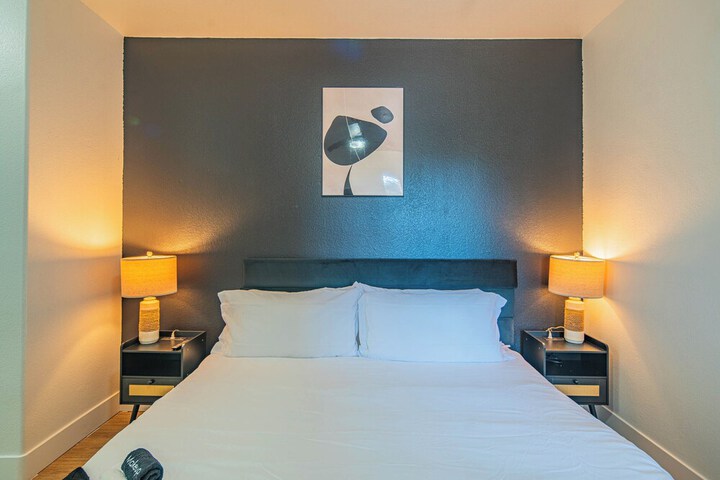 Room 9 of 193
