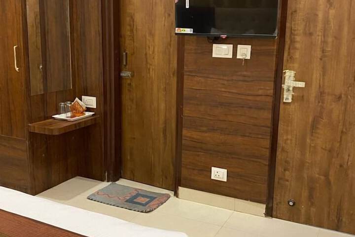 Room 15 of 27
