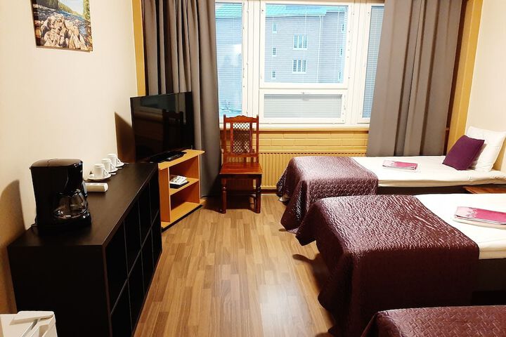 Room 11 of 37