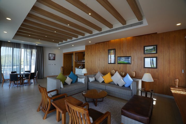Room 14 of 64