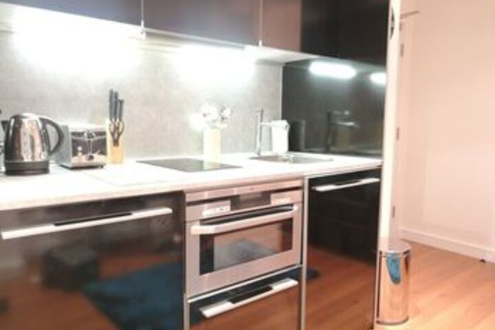 Room 12 of 19