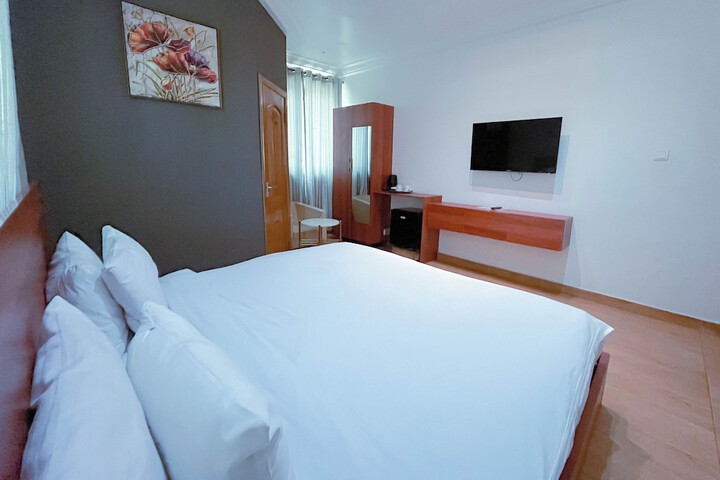 Room 6 of 24