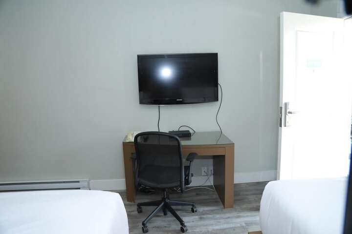 Room 11 of 36