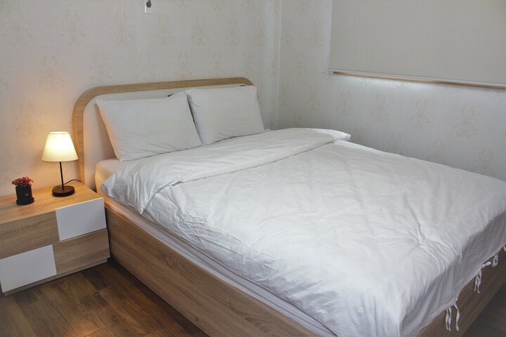 Room 7 of 14