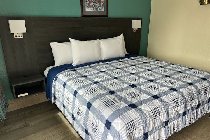 Room 4 of 35