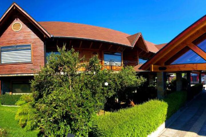Photo of Hotel Pitrufquen