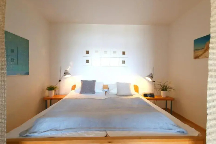 Room 2 of 11