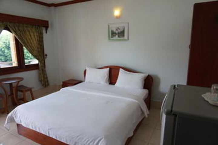 Room 12 of 27