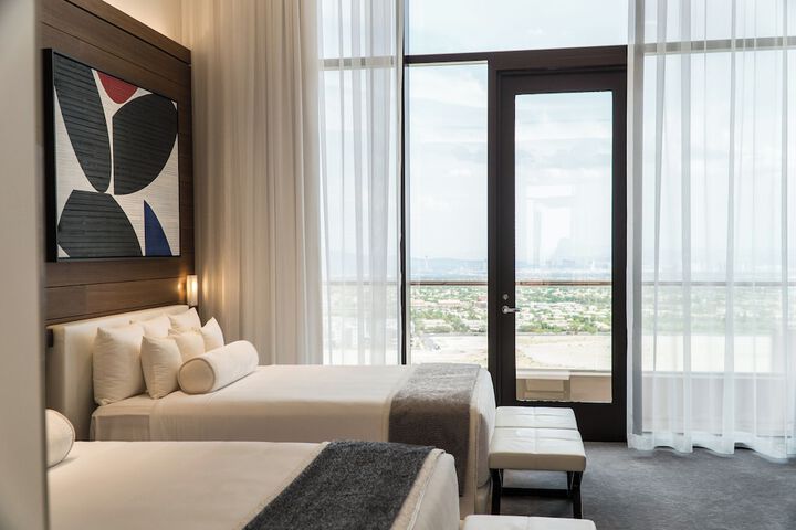 Room 26 of 211