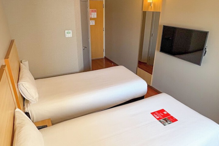 Room 28 of 113