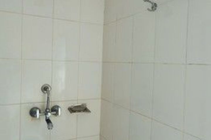 Room 5 of 33