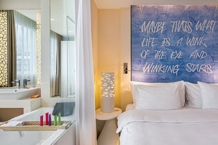 Room 51 of 78