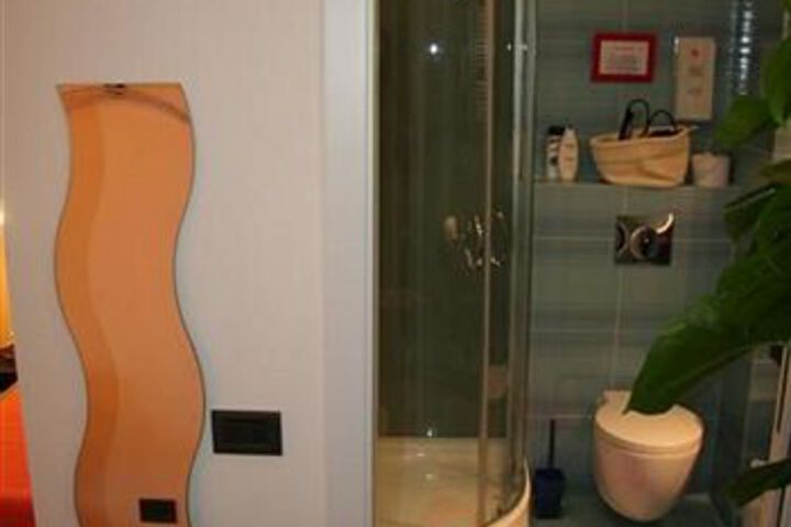 Room 4 of 21
