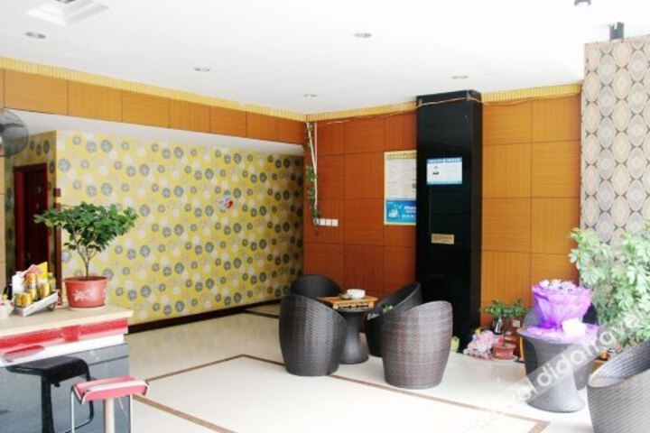 Aike 100 Business Hotel Qingdao Zhongcheng Road