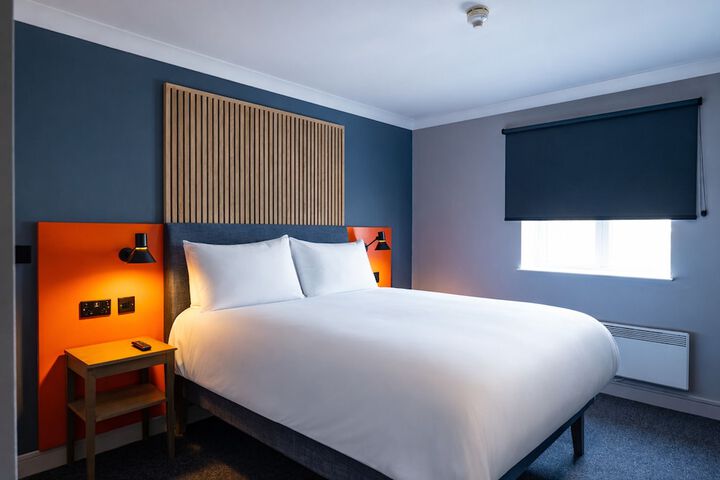 Room 6 of 49