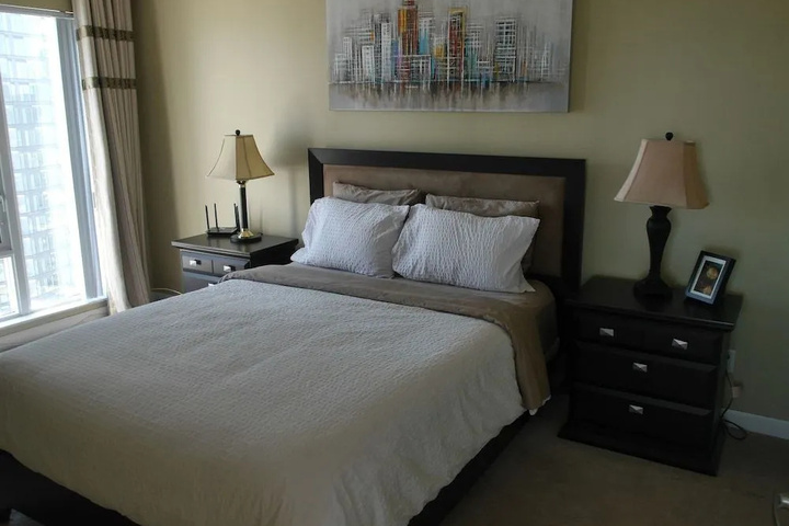 Gorgeous 2BR with Stunning Views