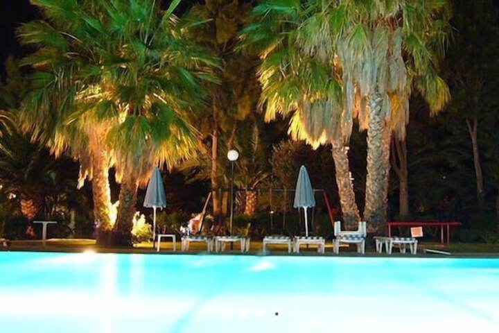 Pools & Facilities
