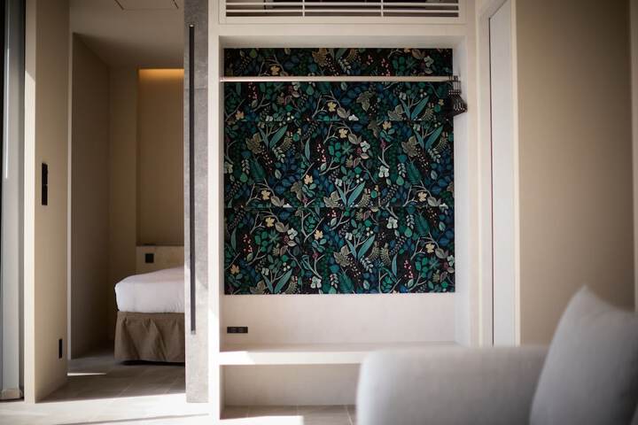 Room 30 of 65