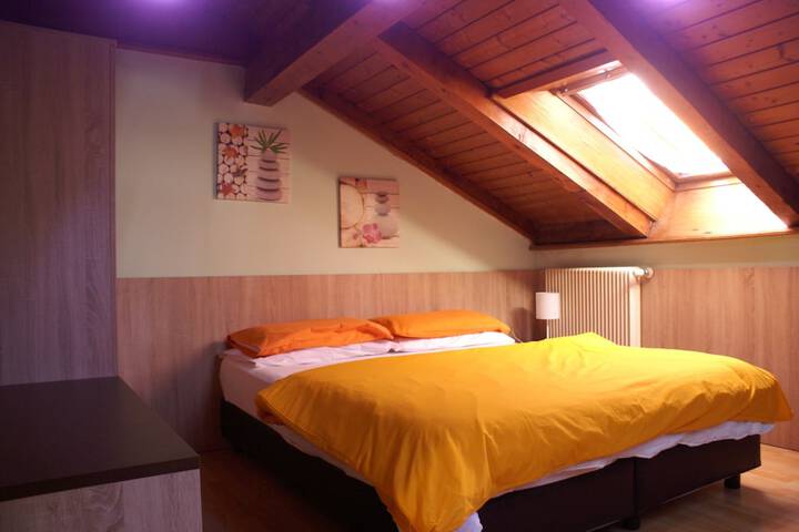 Room 8 of 75
