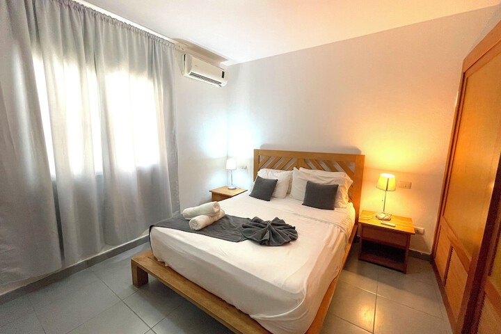 Room 2 of 50