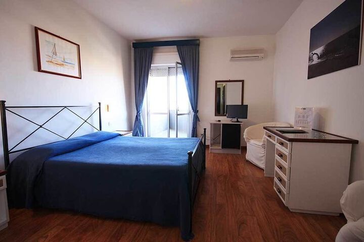 Room 8 of 36