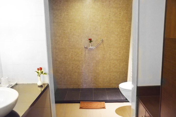 Room 13 of 27