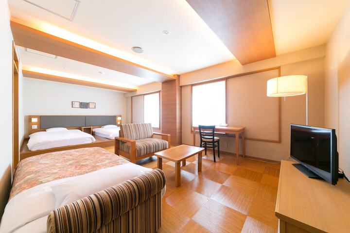 Room 6 of 123