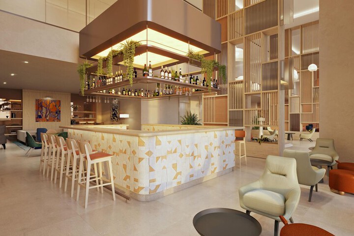 Lounge 4 of 6