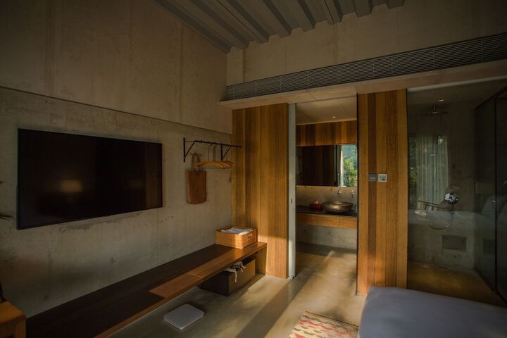 Room 14 of 35