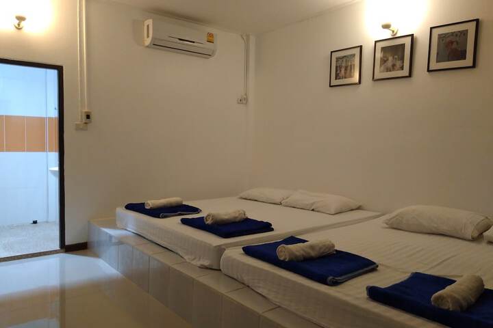 Room 11 of 39