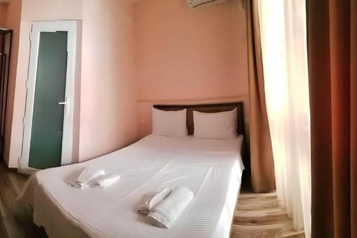 Room 15 of 48