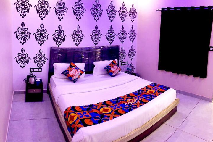 Room 9 of 25