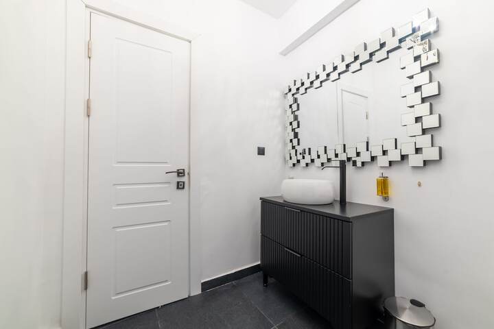 Room 92 of 112